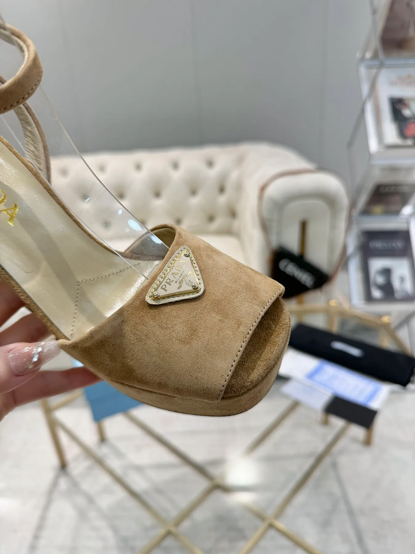 👟👟Ex-factory price 600👟👟 (imitation leather bottom-20) New arrival 👉Ready stock👈Remove the original board and make a 1:1 replica‼ ️The highest version ✅ Prada's early spring catwalk hot style 😘The latest spring style Thick heel square toe water platform series (genuine leather outsole) (simulated leather sole) A must-have for goddesses, super beautiful on the feet 👉The upper is made of imported original sheep leather, soft and textured, lining + foot pads, imported sheepskin lining, breathable and comfortable, private model water platform, heel, water platform 4M, heel height 13M Code number 35M-39M (34 40 41 42 43 is custom-made and cannot be returned or exchanged)